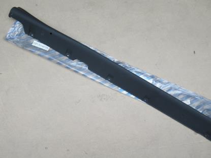 183104099 Sideskirt rechterzijde