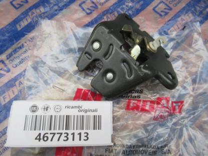 46773113 Slot linksachter onder