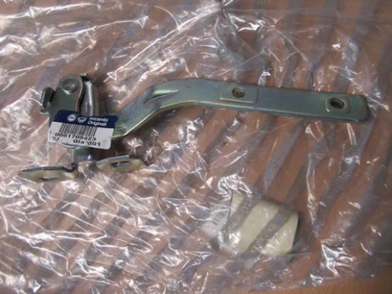 51705423 Motorkapscharnier linkerzijde