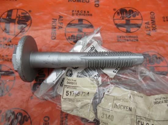 51795724 Bout achterwielnaaf