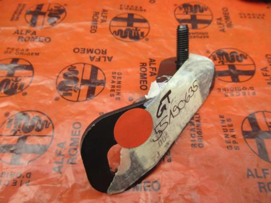 55190635 Uitlaat beugel 1.8 TS 16V