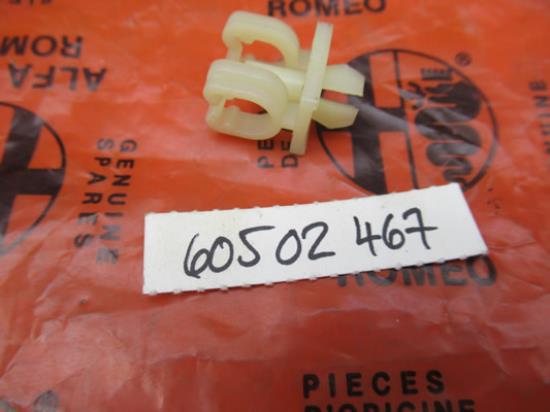 60502467 Motorkapclip