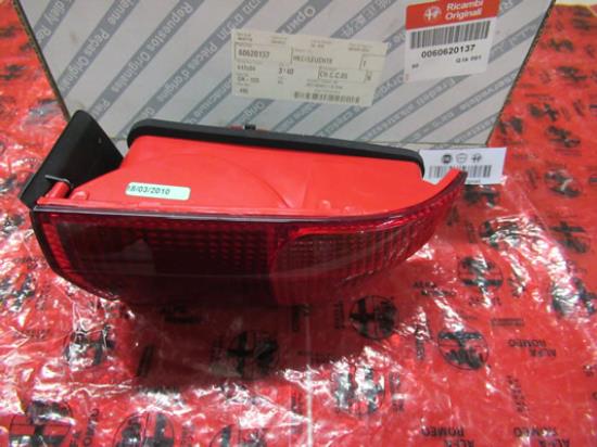 60620137 Achterlicht linksbuiten