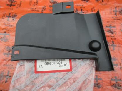 60667391 Sierstuk luchtinlaat linkerzijde