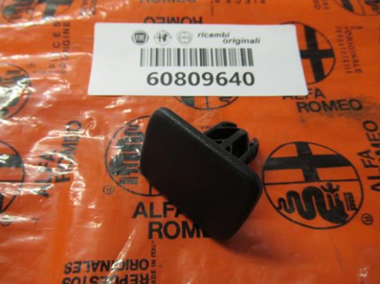 60809640 Plug