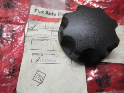 124971808 Knop voorstoelen