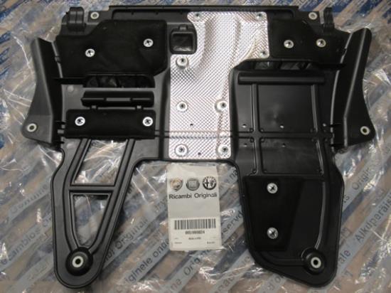 51869824 Beschermplaat motorkap