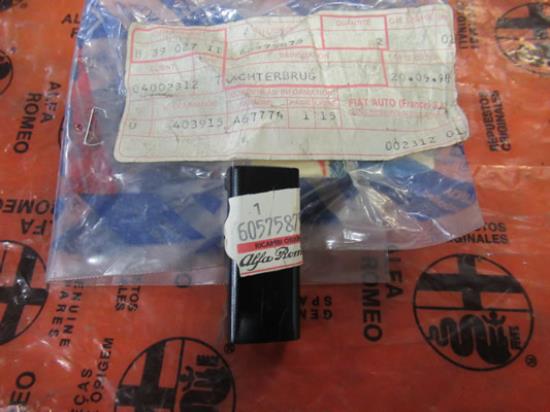 60575875 Houder stang kofferbak