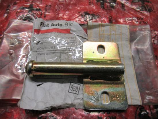 60613781 Uitlaatpijp buegel