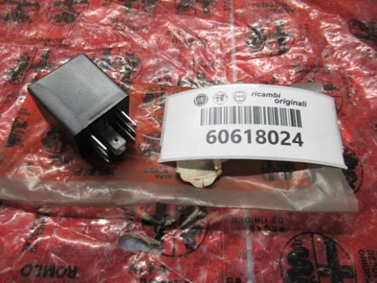 60618024 Relais ruitenwisser