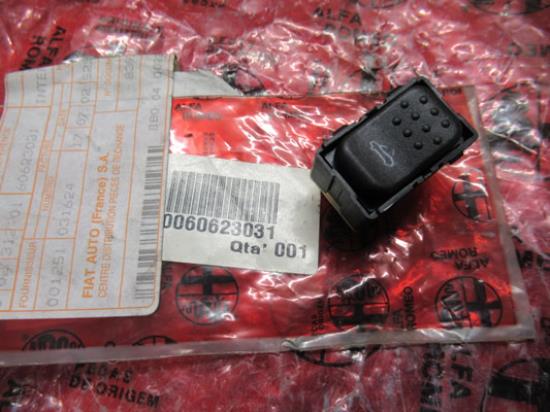 60623031 Schakelaar open dak rechterzijde