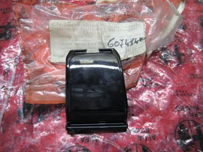 60741410 Plug sideskirt rechterzijde