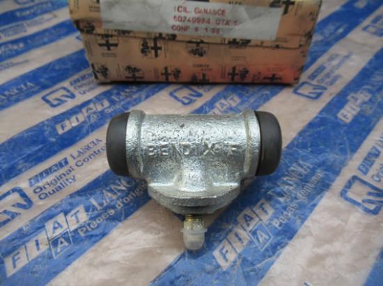 60749984 Wielremcilinder Alfa Romeo 33 Arna