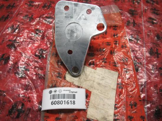 60801618 Beugel vering linksachter