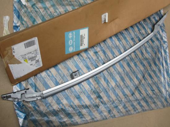 735410650 Dakdrager linkerzijde