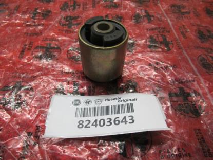 82403643 Draagarmrubber achtervering