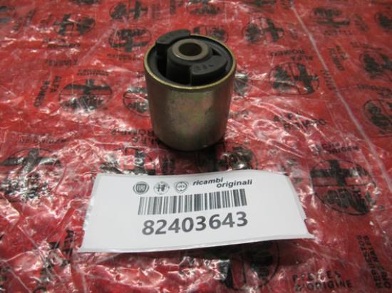 82403643 Draagarmrubber achtervering