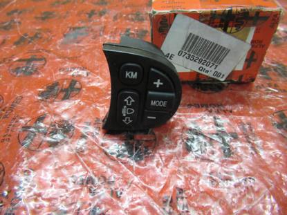 735292071 Knoppencluster linkerzijde middenconsole