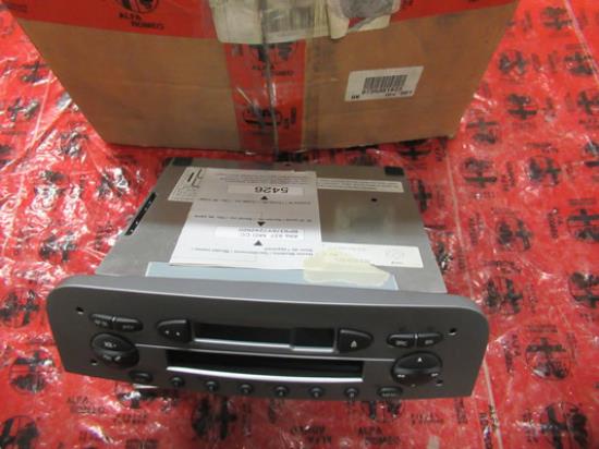 735301823 Autoradio met Blue & Me