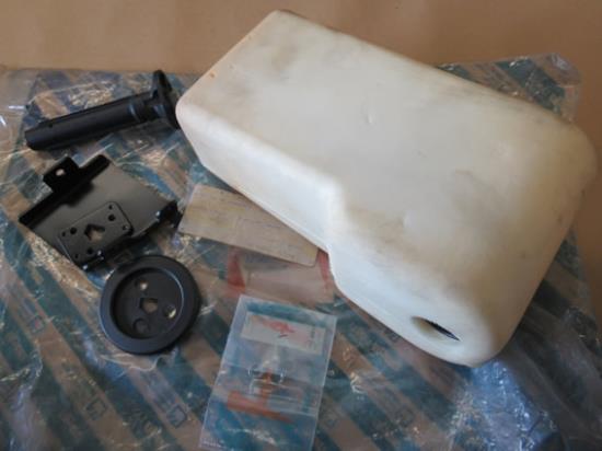 60810525 Armsteun zonder bekleding stoel voorzijde