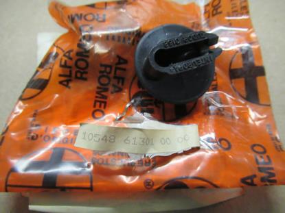 105486130100 Plug voor ruitensproeier reservoir