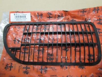 116105914200 Radiateur grille rechtsvoor