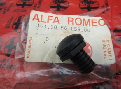 161005605800 Motorkap rubber knop