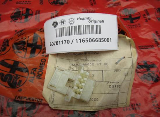 60701170 Verbindingsblok Alfa Romeo Alfasud Alfetta Arna 33 6 75 90