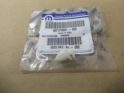 71776851 Knop zijskirts