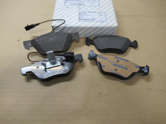 77365938 Remblokset voorzijde