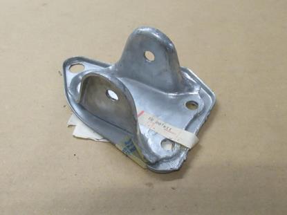 82412569 Beugel vering linksachter