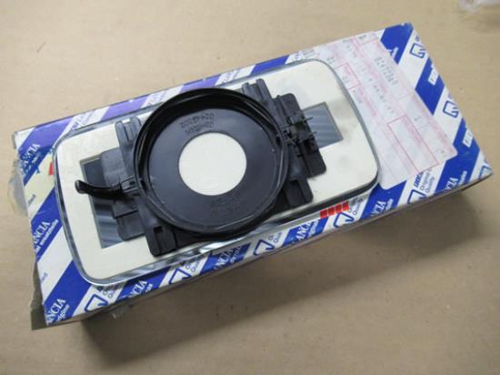 82472369 Spiegelglas rechterzijde