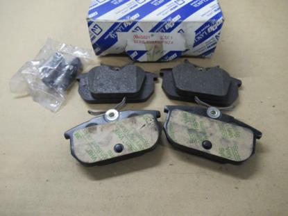 9945821 Remblokset achterzijde