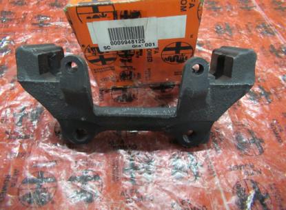 9948125 Beugel voorrem