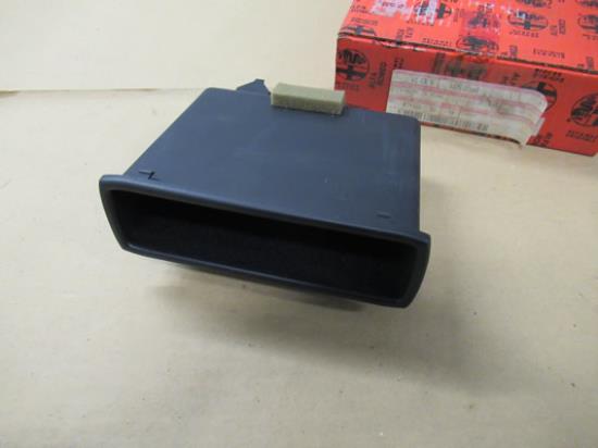 113212160 Radio kastje dashboard