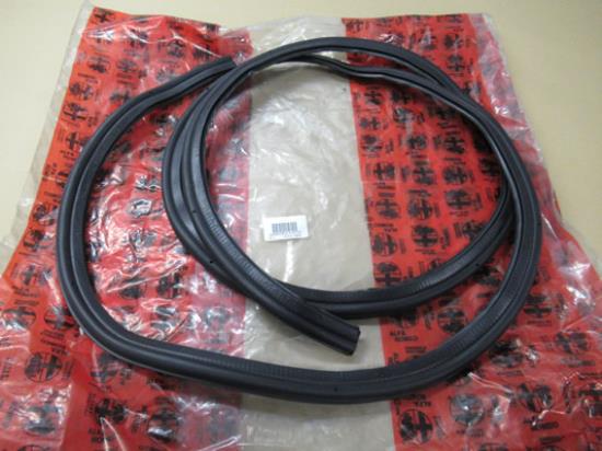 60521673 Profielrubber achterbak