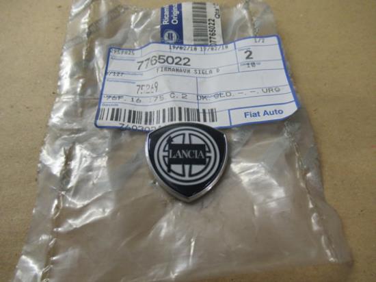 7765022 Embleem achterscherm