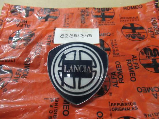 82381345 Embleem Lancia