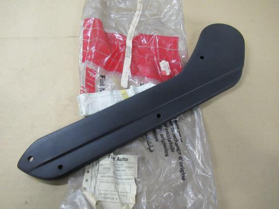 82412959 Sierstuk stoel linksvoor