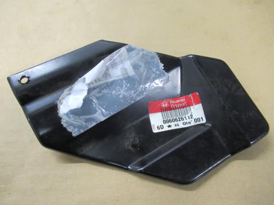 60626112 Versterking carrosserie bodem linkerzijde