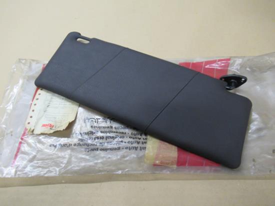 82413746 Zonneklep rechterzijde