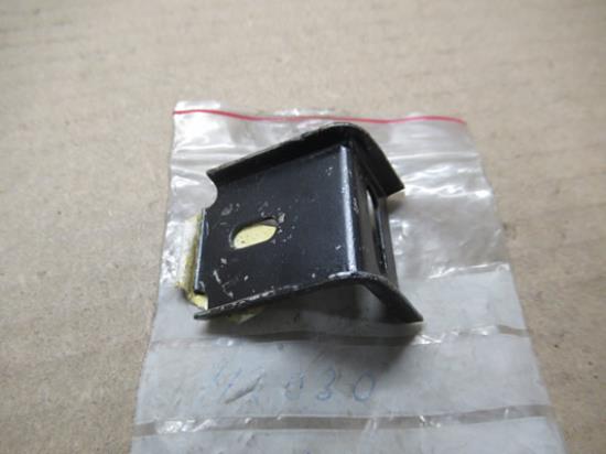 112030 Beugel radiatorgrille