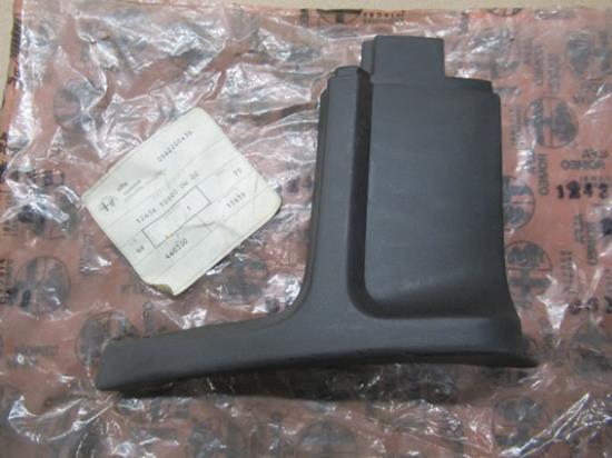 124361 Side skirt hoestuk linksvoor