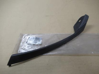 1488328898 Sierstuk motorkap linkerzijde