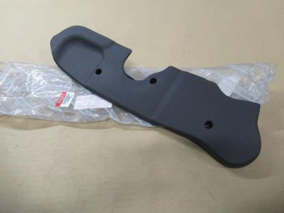 183488680 Sierstuk stoel rechtsvoor