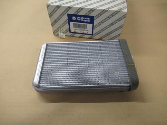 46723359 Radiateur