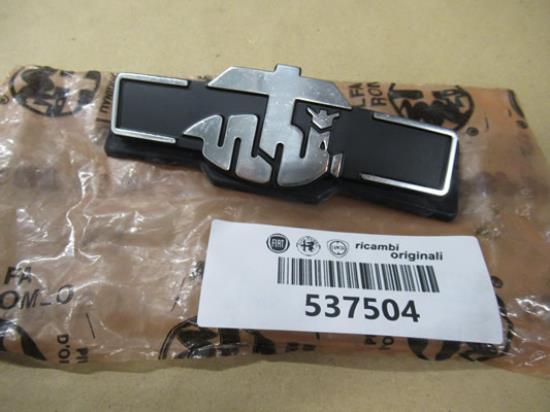 537504 Embleem slang C stijl rechts