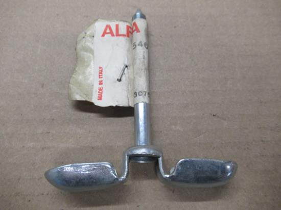 546499 Bevestigingsbout reservewiel