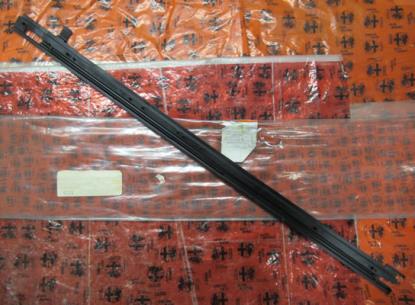 60810251 Elektrisch cabriodak geleiding rechterzijde Webasto