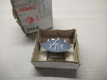 700676 Brandstofniveaumeter instrumentenpaneel